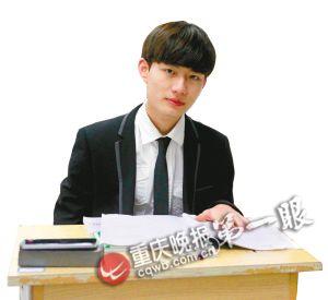 穿上正裝的女生更優(yōu)雅成熟了；男生常常被女生夸獎長得帥。