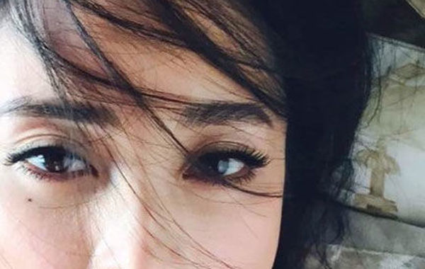 蔣勤勤吊帶美照。