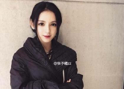 國民老公王思聰?shù)木p聞女友張予曦，93年