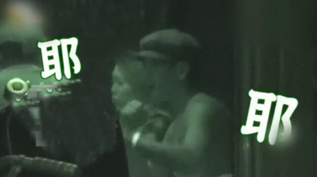 柯震東故態(tài)萌發(fā)夜店吸煙 柯震東故態(tài)萌發(fā)夜店吸煙