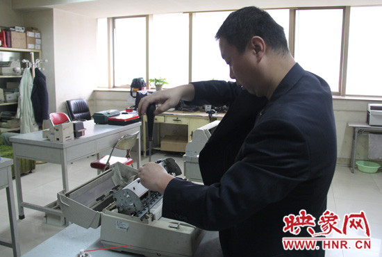 現(xiàn)在的陸涌經(jīng)常被同事成為“治療疑難雜癥的行家”、“大神”