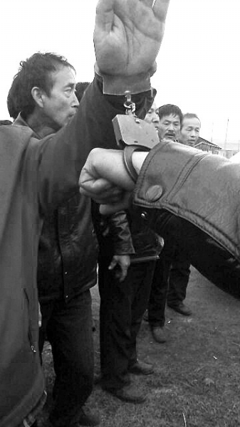 西峽49位農(nóng)民組團(tuán)“出國掙大錢” 遭騙夢(mèng)碎俄羅斯 西峽49位農(nóng)民組團(tuán)“出國掙大錢” 遭騙夢(mèng)碎俄羅斯