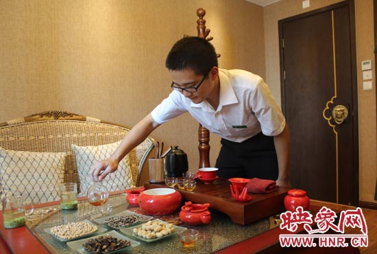 能泡好一杯茶，是李克勤今年夏天最大的收獲。