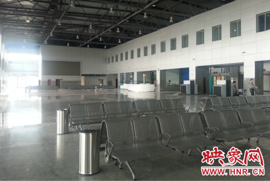 鄭州新客運(yùn)北站候車大廳。