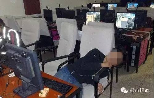 悲??！15歲男孩上網(wǎng)5小時(shí)后猝死，事發(fā)鄭州 | 這些原因可能導(dǎo)致上網(wǎng)猝死，戳...