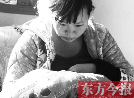 重新找回兒子蛋蛋，年輕的媽媽再也不忍離開