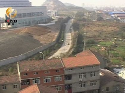 本應(yīng)沒有居民樓的區(qū)域，布滿密密麻麻的樓房