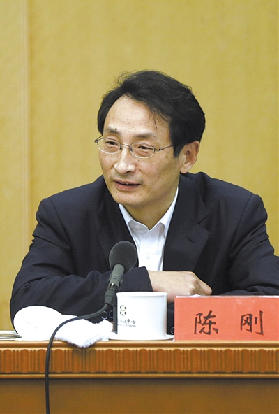 昨日，北京市人大代表、北京市副市長(zhǎng)陳剛參與豐臺(tái)團(tuán)小組討論。 新京報(bào)記者 浦峰 攝