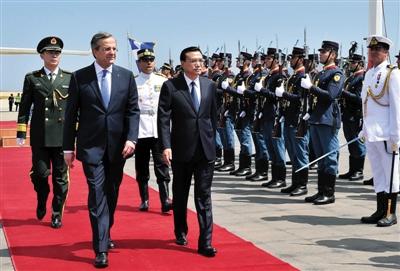 　6月19日，國(guó)務(wù)院總理李克強(qiáng)乘專機(jī)抵達(dá)雅典國(guó)際機(jī)場(chǎng)，開(kāi)始對(duì)希臘進(jìn)行正式訪問(wèn)。