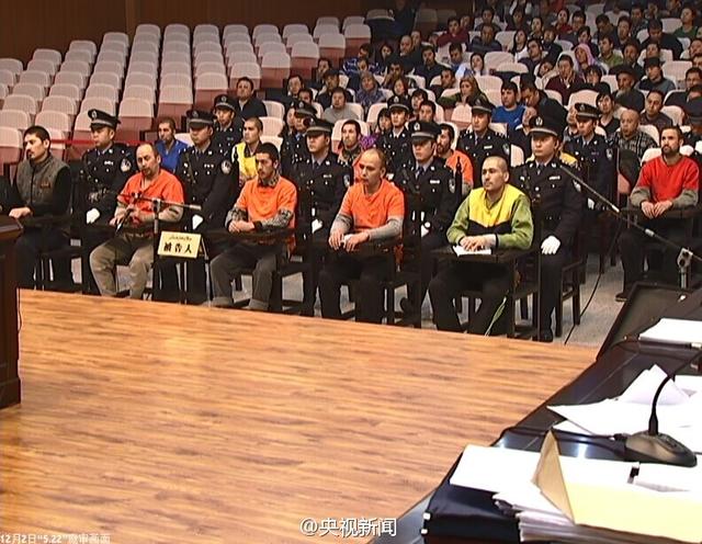 庭審現(xiàn)場(chǎng) 庭審現(xiàn)場(chǎng)