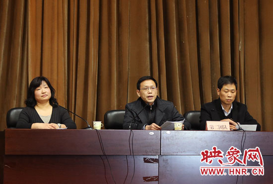 第二組競(jìng)聘團(tuán)隊(duì)，胡士才（中）朱金星（右）趙瑞瑩（左）。