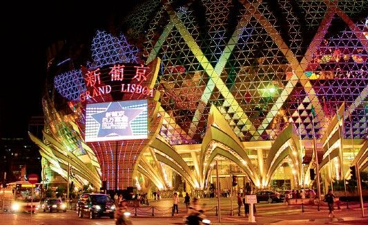 　澳門賭場貴賓廳的冷清，在許多人看來，是當?shù)亟?jīng)濟轉型的好機會。