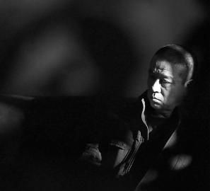 遲貴柱被判無(wú)罪后，怎么也高興不起來。