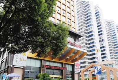 衡陽官員趙安民與之保持聯(lián)系，并邀約女子在這家酒店房間見面。