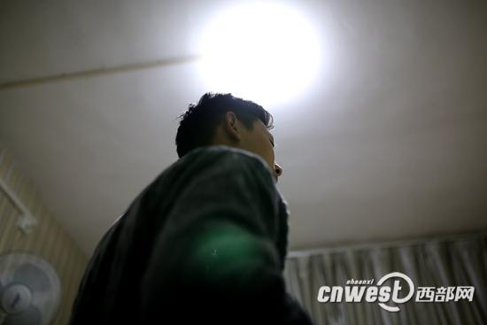 2013年2月份，17歲的林波在陜西省疾控中心拿到HIV確診報(bào)告。