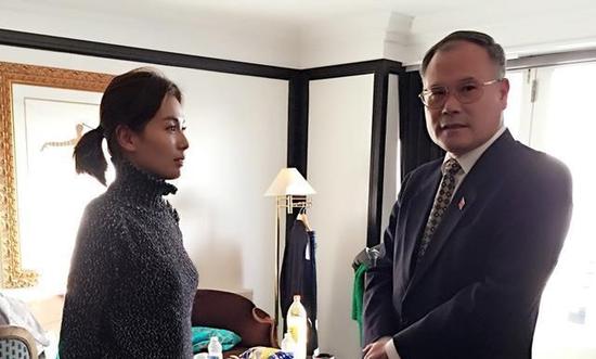 劉濤和中國駐丹麥大使劉碧偉先生 劉濤和中國駐丹麥大使劉碧偉先生