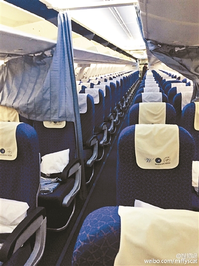 年關(guān)將近，很多人回家的票還沒有著落，而昨日凌晨，一架從武漢飛往廣州的航班上只有一名女乘客，偌大的客機(jī)成了一個(gè)人的專機(jī)。