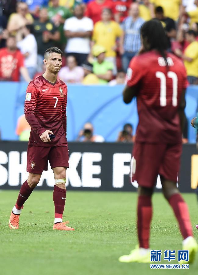 6月26日，葡萄牙隊球員克·羅納爾多（左）在比賽中。