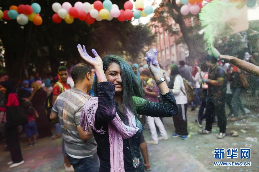 埃及開羅舉行“彩色跑”活動(dòng)