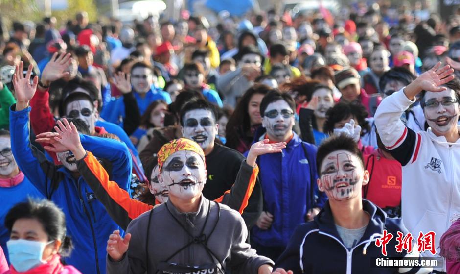 千余“僵尸”現(xiàn)沈陽(yáng)街頭嚇哭過(guò)路小孩 千余“僵尸”現(xiàn)沈陽(yáng)街頭嚇哭過(guò)路小孩