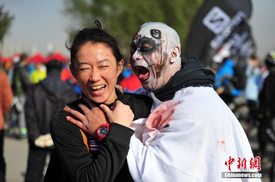 千余“僵尸”現(xiàn)沈陽(yáng)街頭嚇哭過(guò)路小孩 千余“僵尸”現(xiàn)沈陽(yáng)街頭嚇哭過(guò)路小孩