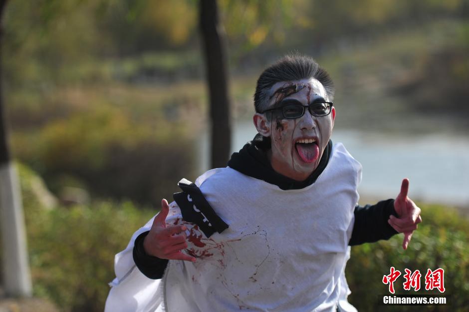 千余“僵尸”現(xiàn)沈陽(yáng)街頭嚇哭過(guò)路小孩 千余“僵尸”現(xiàn)沈陽(yáng)街頭嚇哭過(guò)路小孩