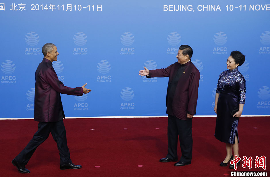 圖為習(xí)近平夫婦歡迎美國(guó)總統(tǒng)奧巴馬。中新社發(fā) 杜洋 攝