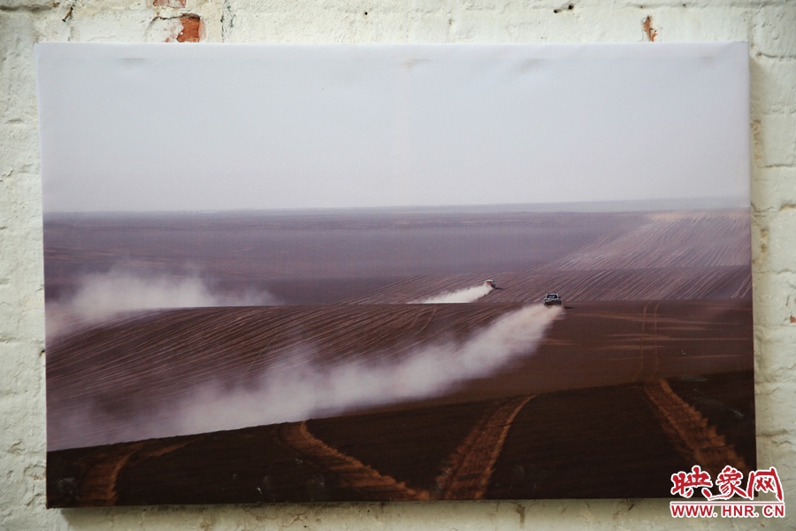 賽車的世界、更是男人的世界。圖為部分參展攝影作品。