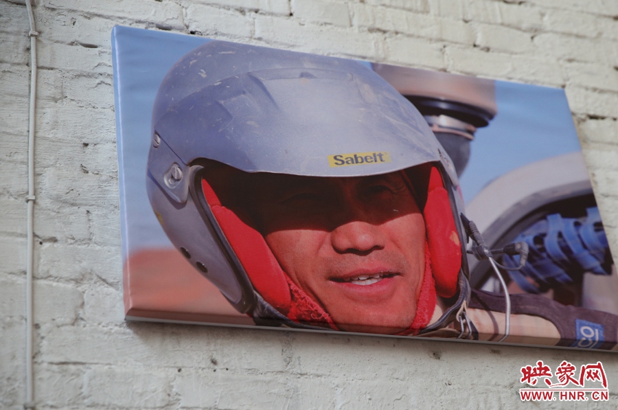 賽車的世界、更是男人的世界。圖為部分參展攝影作品。