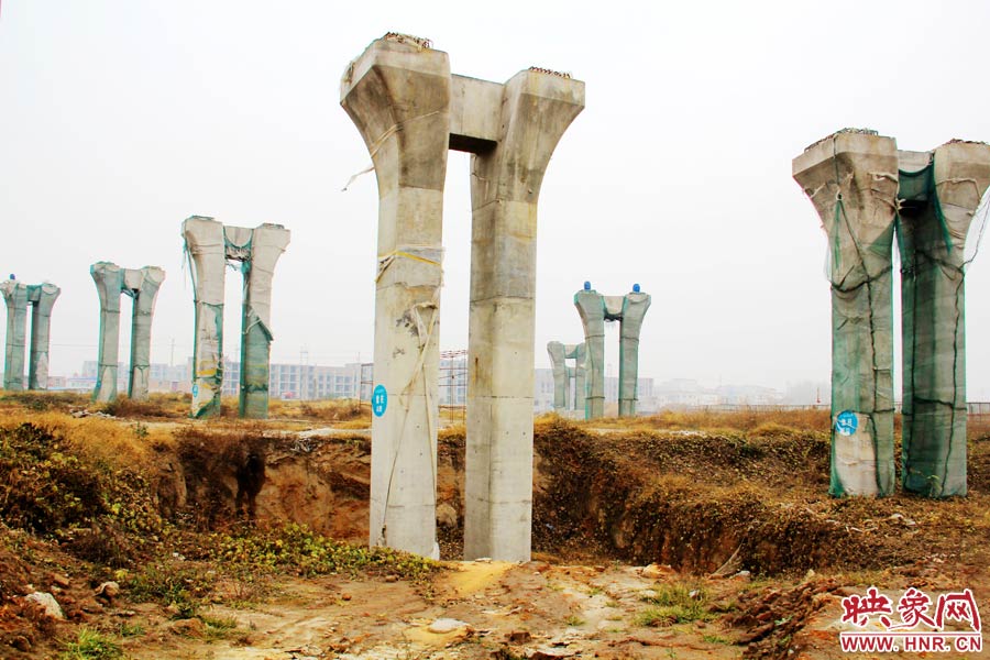 相關(guān)負(fù)責(zé)人也對(duì)外表示，投資15個(gè)億的項(xiàng)目，實(shí)際到賬的只有6000多萬(wàn)元，所以工程被迫停下。