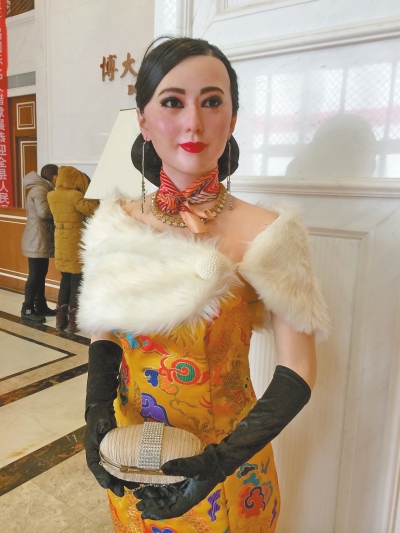 若不是這身似是而非的衣服，你能認(rèn)出這是范冰冰嗎？