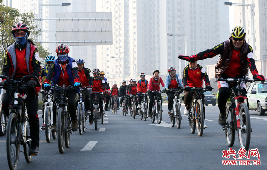 獻(xiàn)愛心、騎行天下，映象網(wǎng)騎行車友樂翻天