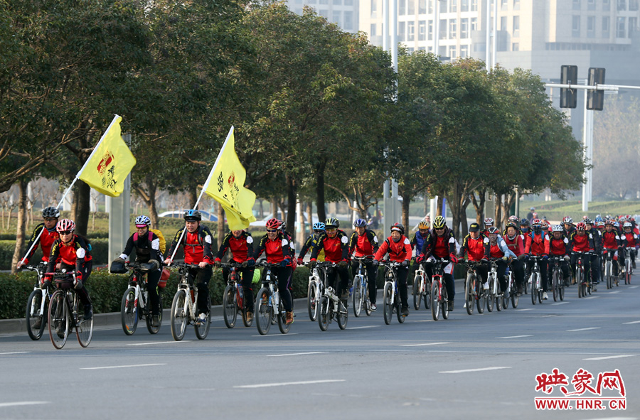 獻(xiàn)愛心、騎行天下，映象網(wǎng)騎行車友樂翻天