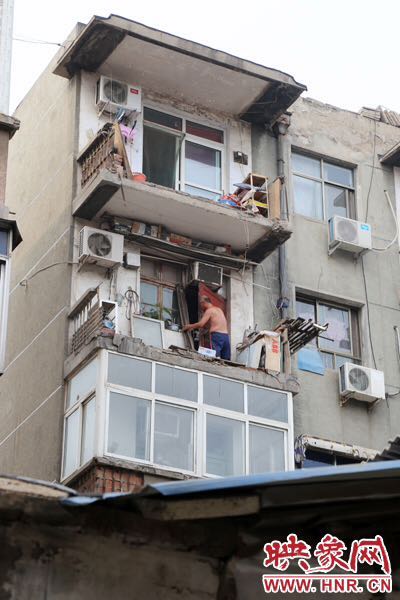 據(jù)了解，該棟房屋建造于1986年，距今已經(jīng)30年。