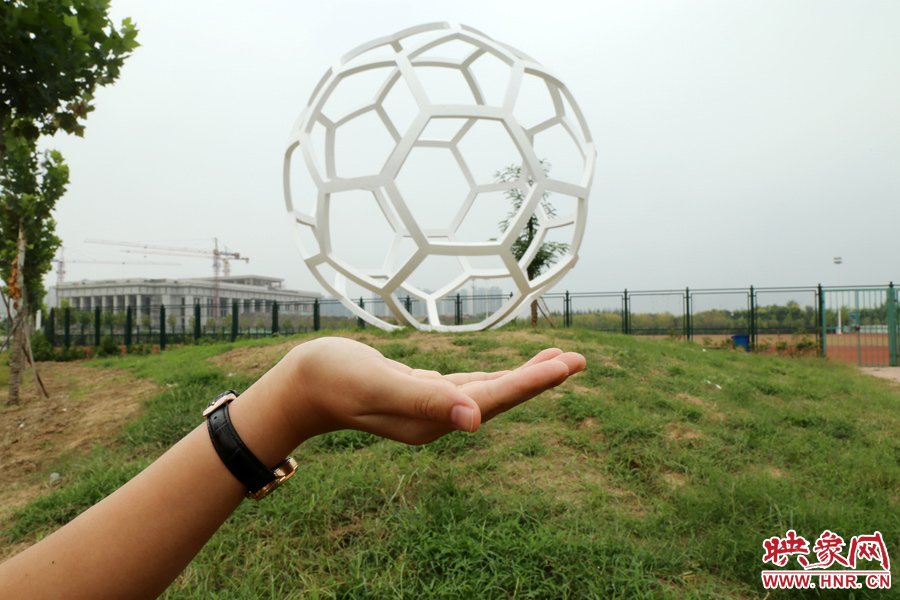 托”足球“。