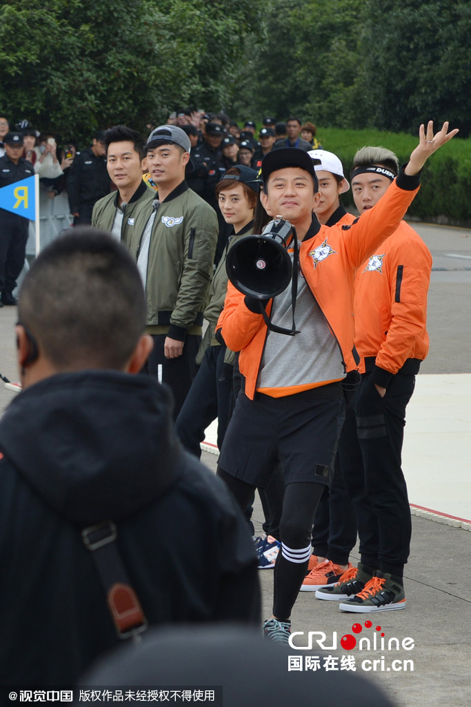 《奔跑吧兄弟》第三季劇組到南京錄制節(jié)目。