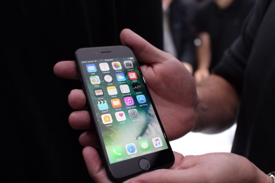 iPhone 7發(fā)布迎10大更新 亮黑配色成亮點 iPhone 7發(fā)布迎10大更新 亮黑配色成亮點