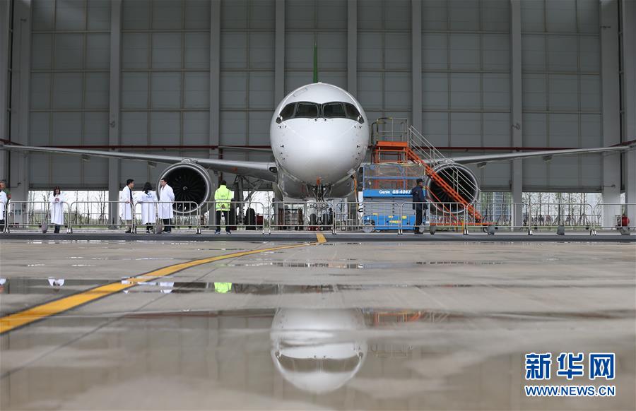 （社會）（3）檢查維護(hù) 保障首飛