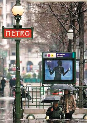 法國設(shè)置“語言警察”，防止民眾在受限制的場合說英語或聽英語內(nèi)容。