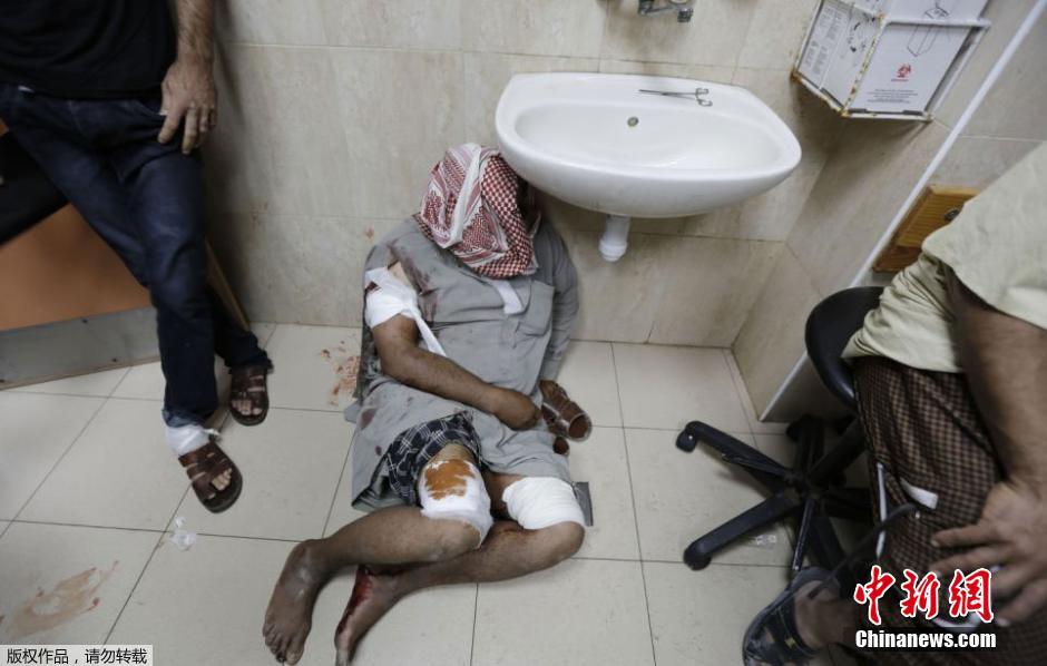 加沙一家醫(yī)院遭以軍炮火襲擊 現(xiàn)場濃煙滾滾 加沙一家醫(yī)院遭以軍炮火襲擊 現(xiàn)場濃煙滾滾