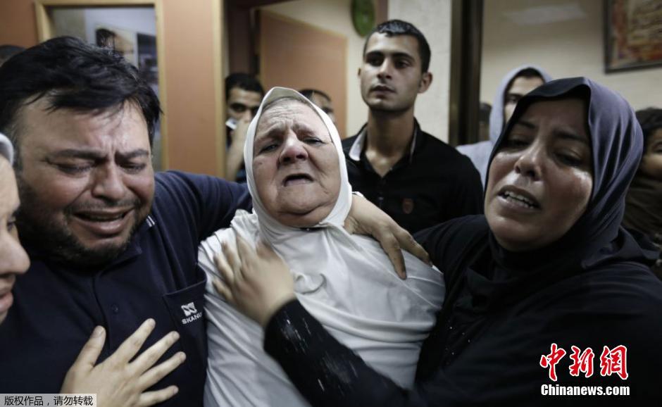 加沙一家醫(yī)院遭以軍炮火襲擊 現(xiàn)場濃煙滾滾 加沙一家醫(yī)院遭以軍炮火襲擊 現(xiàn)場濃煙滾滾