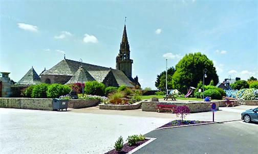 貝里揚(yáng)村人口不足，歡迎年輕家庭遷居至此；卻對(duì)單純尋求投資的商人不感興趣。