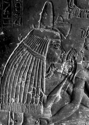 墓中壁畫顯示，馬婭把年幼的圖坦卡蒙抱在膝上。