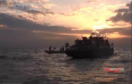 圖為被伊朗俘獲美軍艦艇。