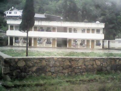 昨日，貴州畢節(jié)某小學(xué)，只有二、四、六三個(gè)年級，四年級學(xué)生30多名。讀者供圖