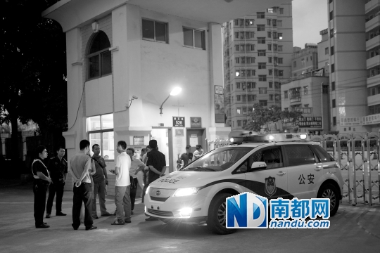 　接人的親戚和校方一度沒(méi)談攏,雙方甚至差點(diǎn)鬧到派出所。