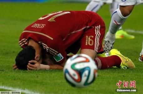 六旬老漢熬夜看世界杯 西班牙出局傷心過度昏倒 六旬老漢熬夜看世界杯 西班牙出局傷心過度昏倒