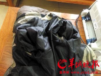 年邁體弱，一些老人家中衣物多年未洗，又舊又破