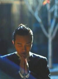 網(wǎng)傳李玉剛“出家”的照片。