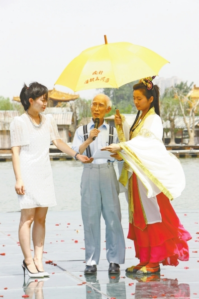 且行且吟誦余光中詩(shī)話“老家河南” 且行且吟誦余光中詩(shī)話“老家河南”